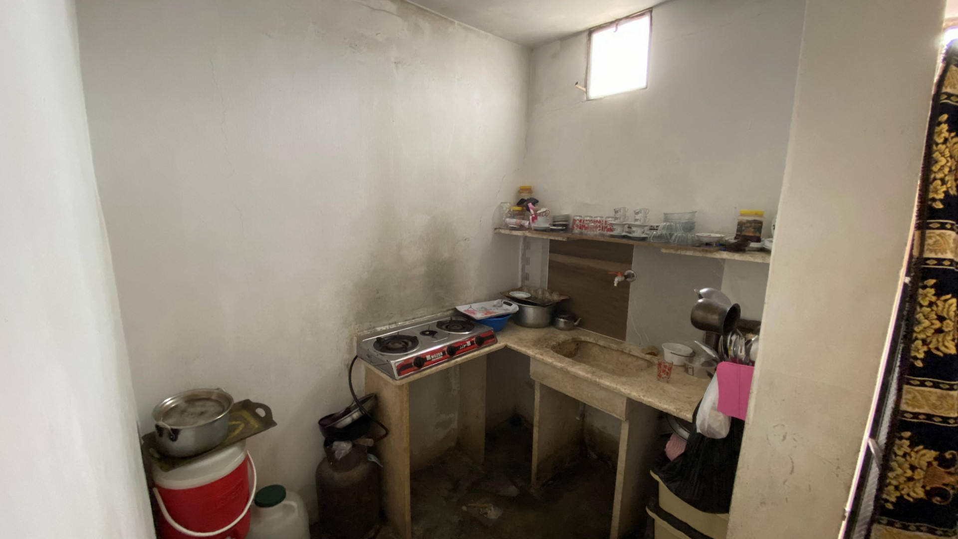 A poor family requires your help.