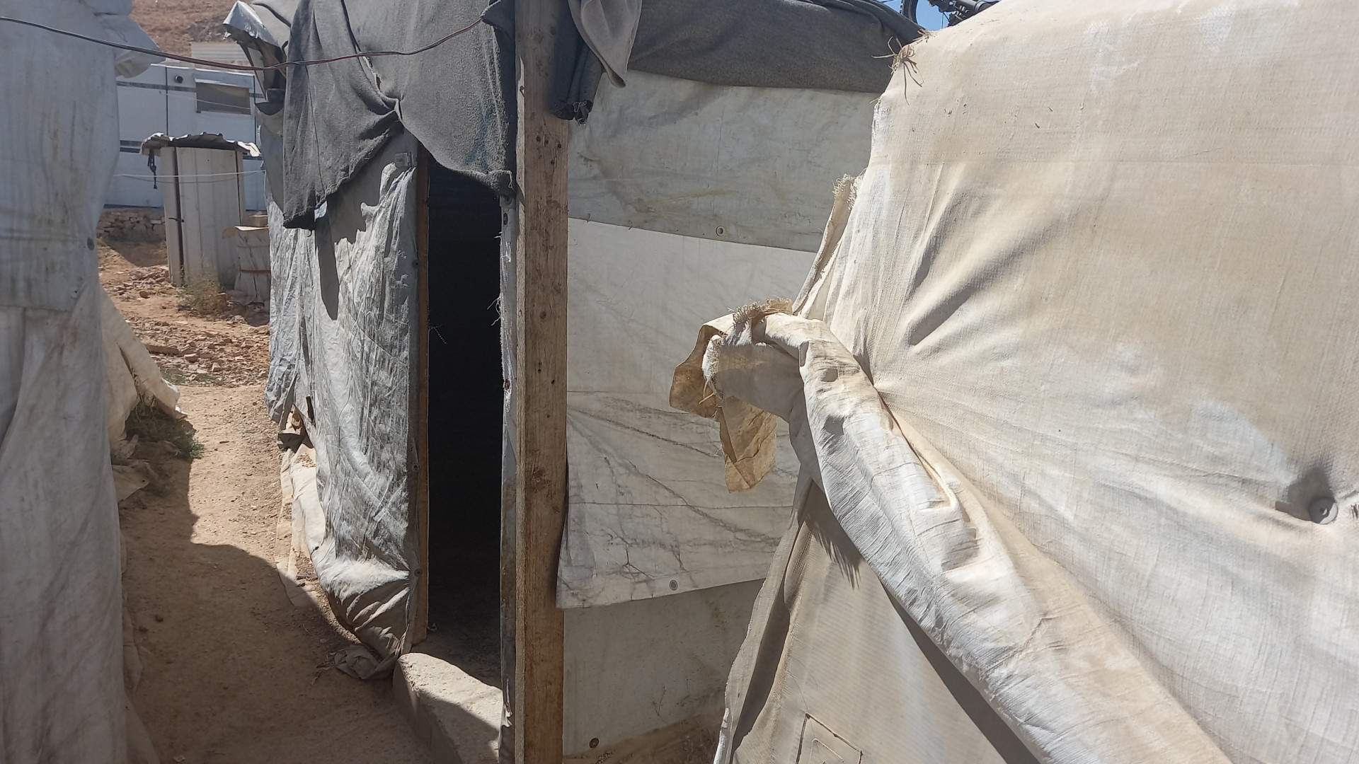 A family desperately needs your help to secure their needs and food.