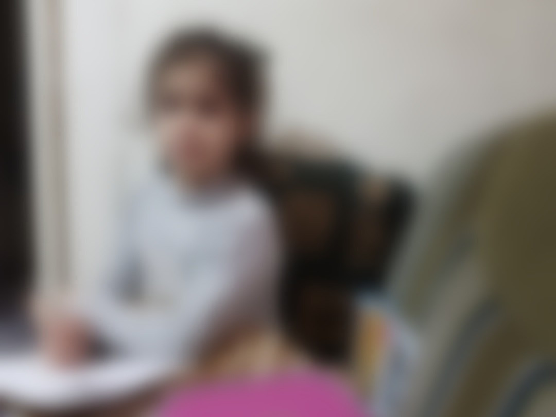 طفلة بحاجة تدخل جراحي مستعجل