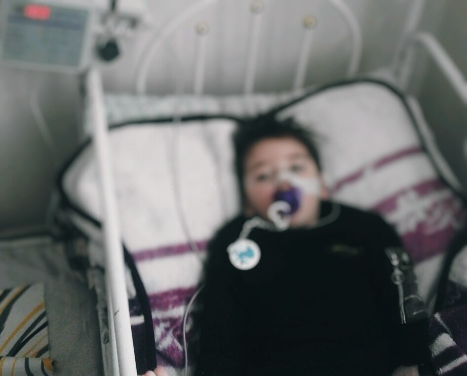 A child suffers from hyperoxemia