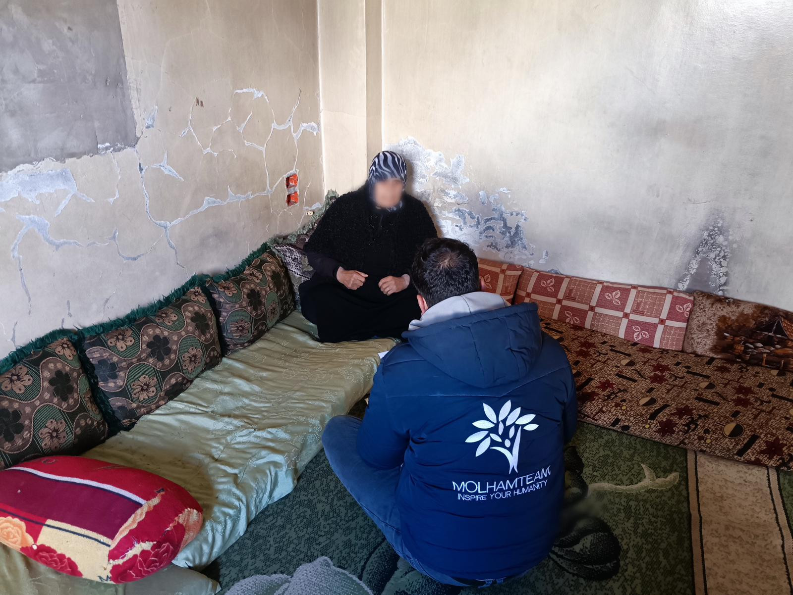 Farida needs urgent surgery to save her sight!