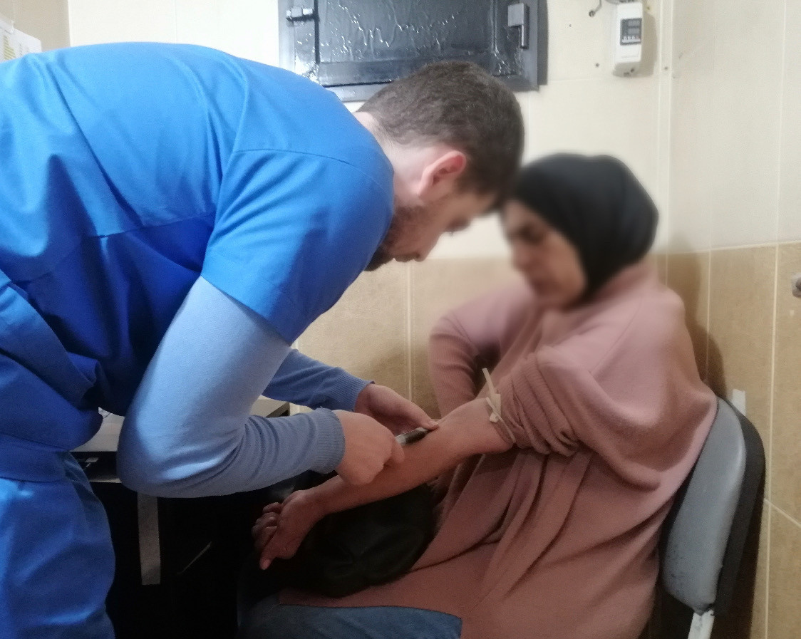الأخت سناء بحاجة إلى تحاليل لوجود كتل في رقبتها
