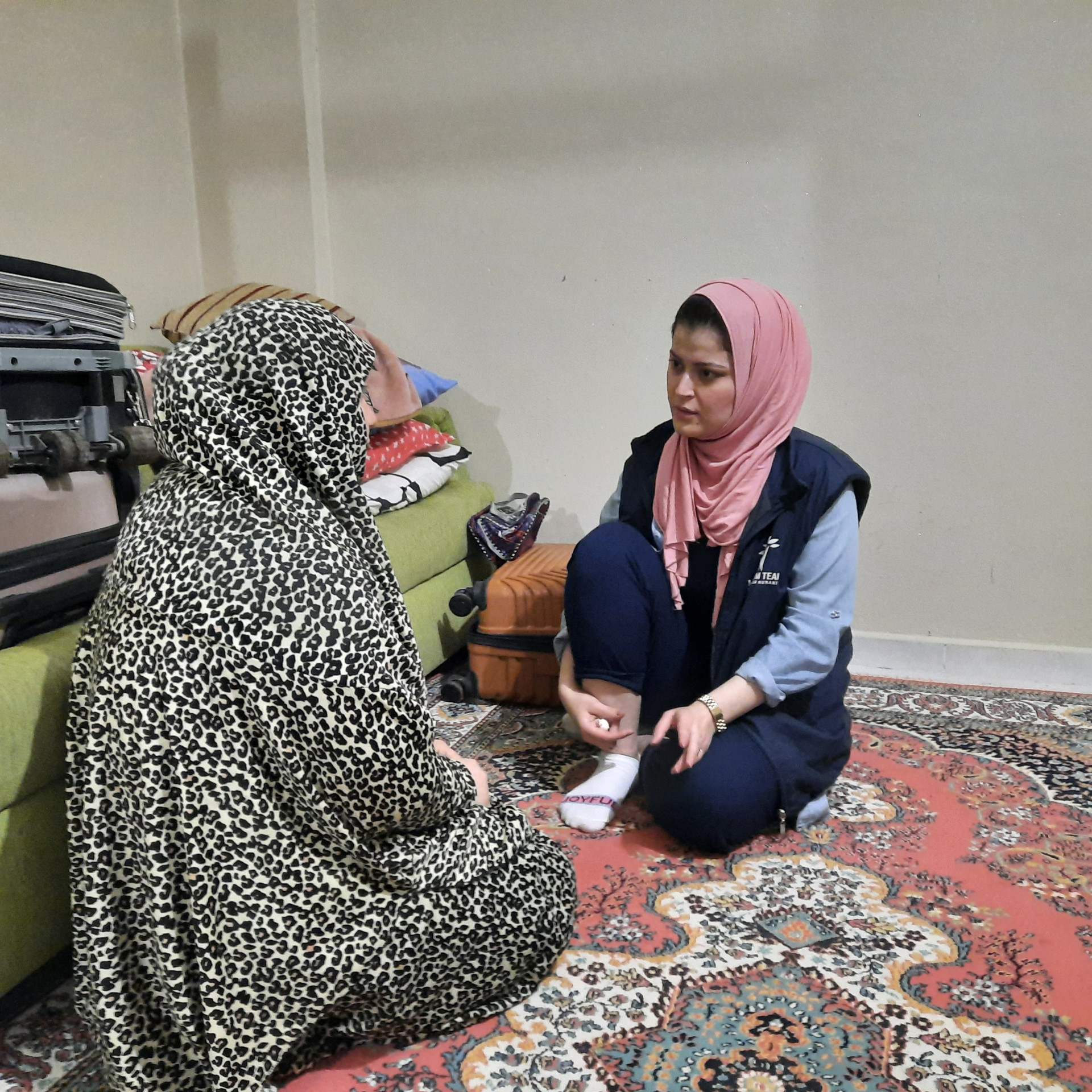 A family suffers in compelling conditions and instability. Is there a breadwinner?