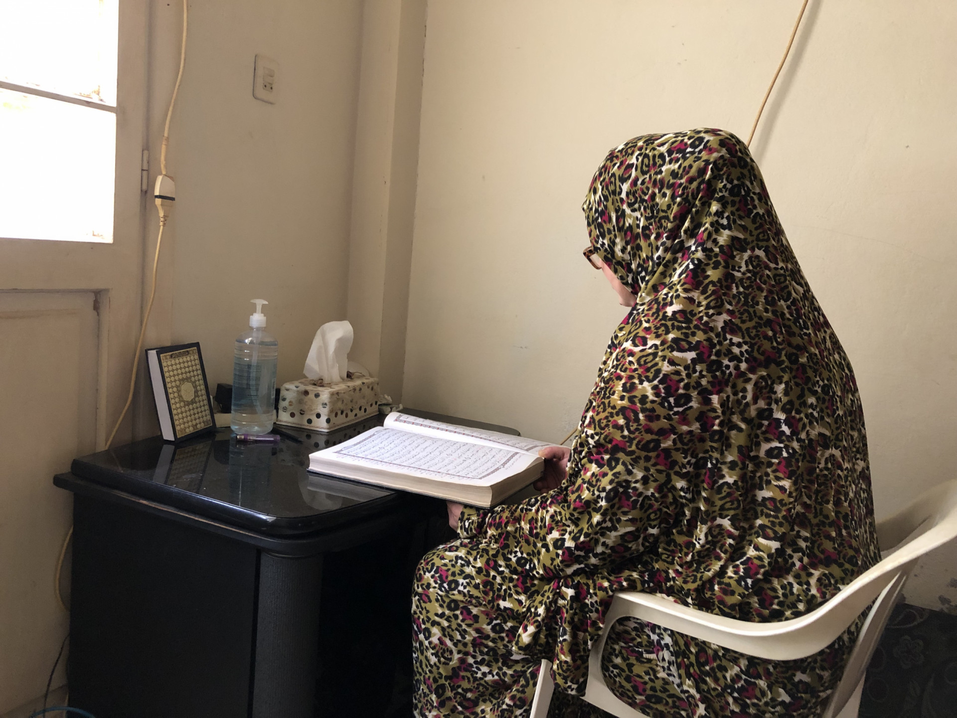 A family suffers from illnesses, displacement, hunger, and accumulated debts.