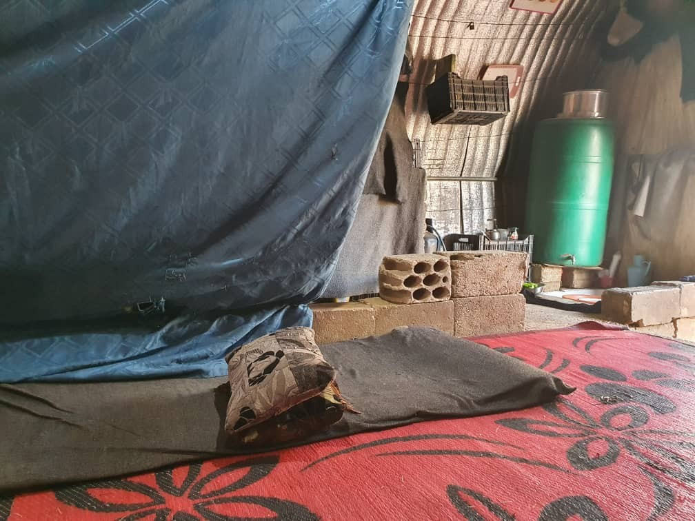 In a tent with poverty and sickness, is there any sponsor?