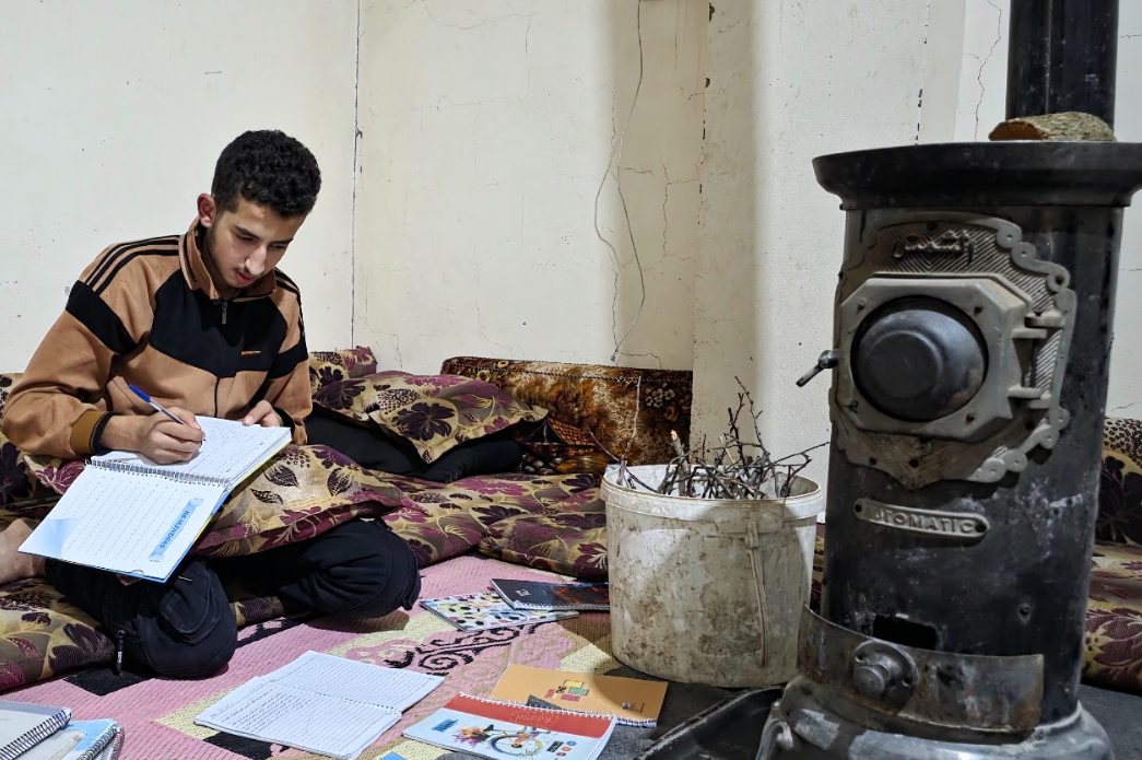 حسين طالب جامعي بحاجة لعونكم!