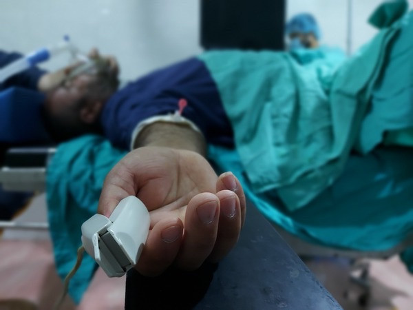 Mohammad needs urgent surgery of lithotripsy