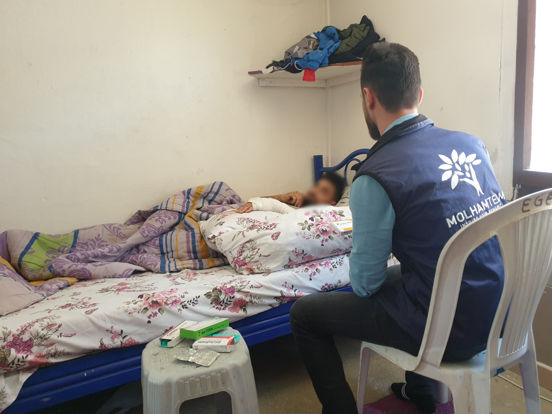 Wael fell from the third floor while working to feed his family and needs your help.