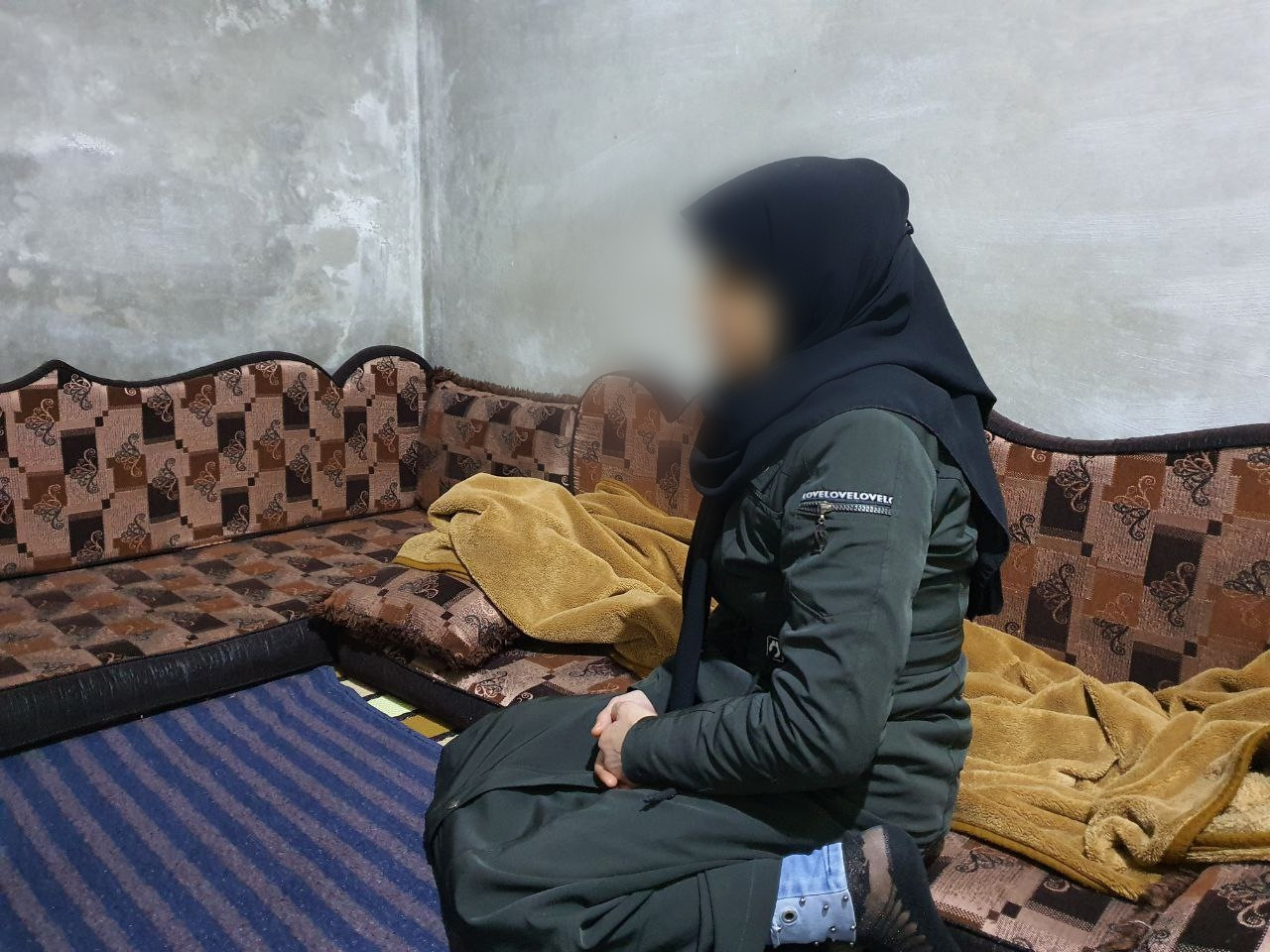 بمبلغ بسيط أعيدوا الأمل للأخت سمية بالشفاء..