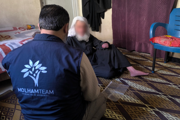 معاناة لا تنتهي في قلب مخيم