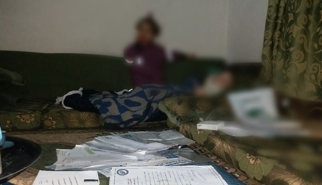 She lives with her children with no sponsor