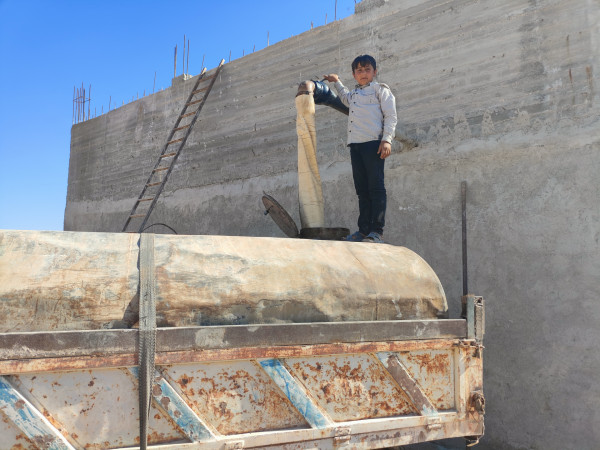 حلم المدرسة ضائع بين جدران بيت مهدّم