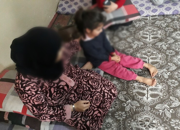 طفلة تعاني من قصر في وتر القدم