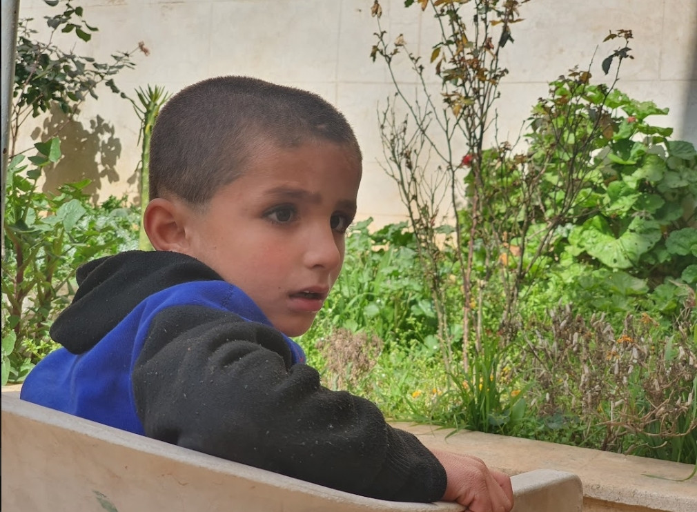 Hamza suffers from a kidney stone, which causes him severe pain
