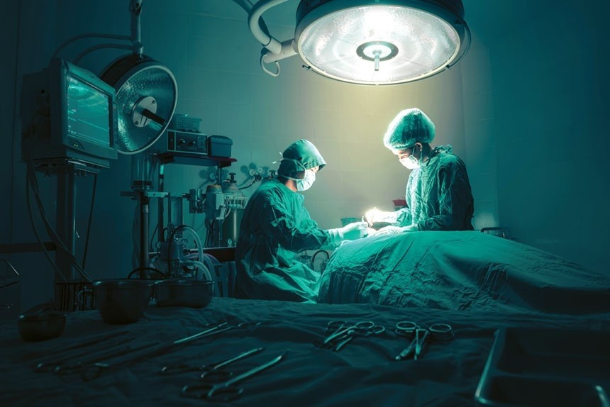 A pregnant woman in need for a delivery expenses