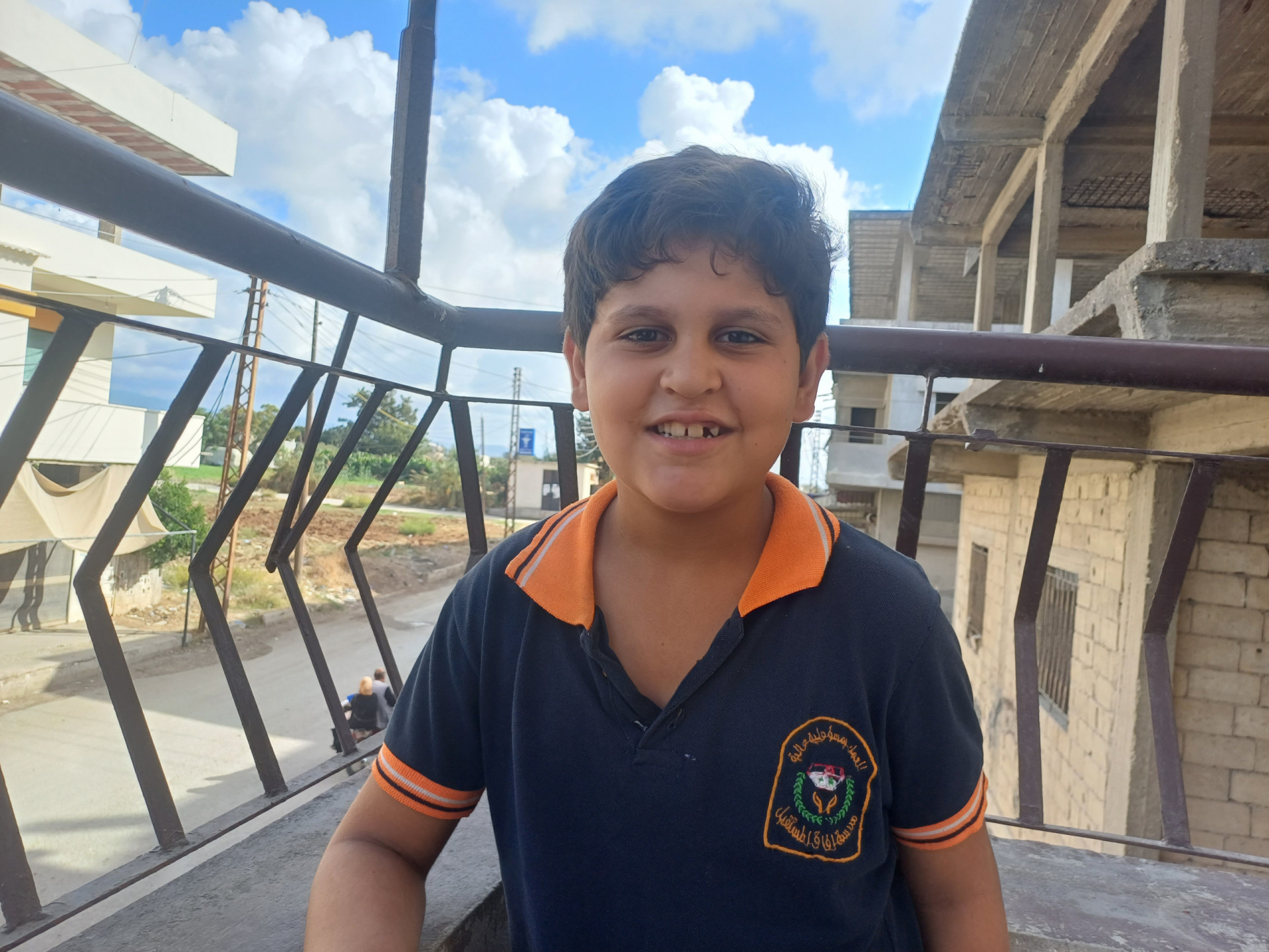 أحمد بحاجة ليد حانية تكفله