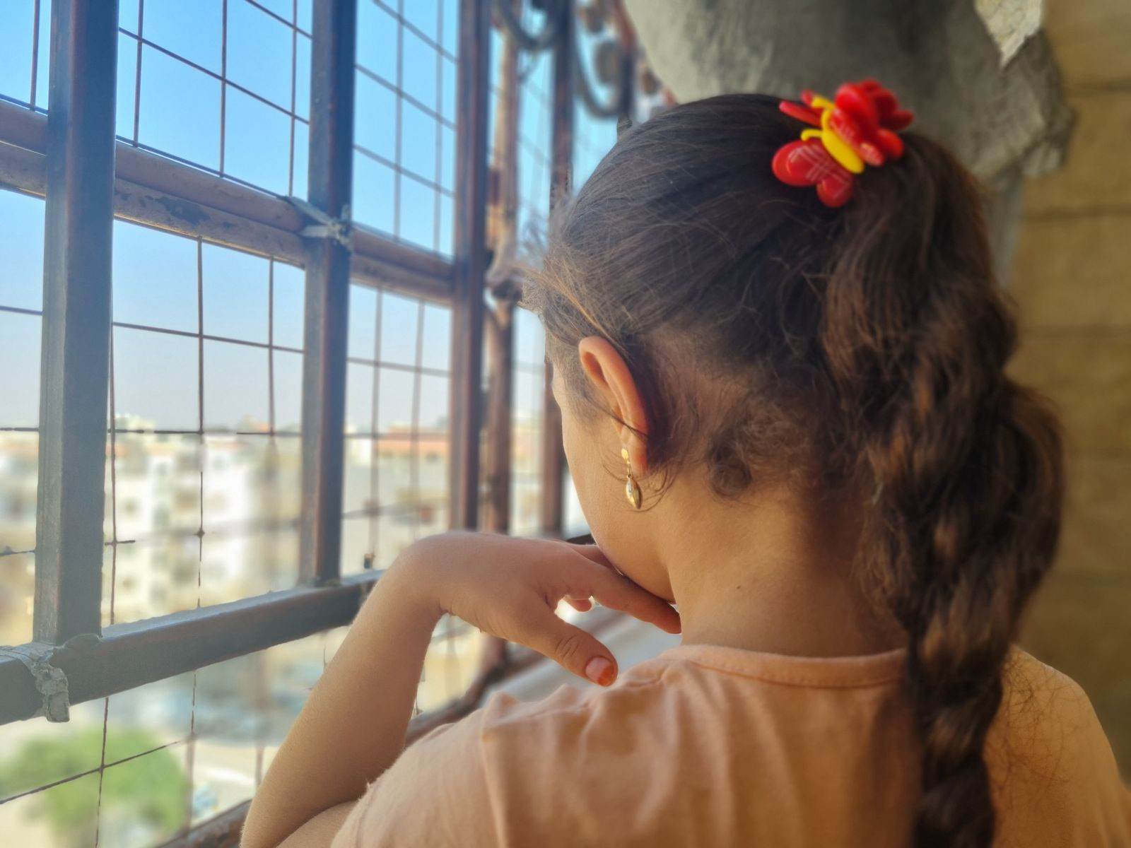 Little Fidaa has an endocrine disease and needs your help