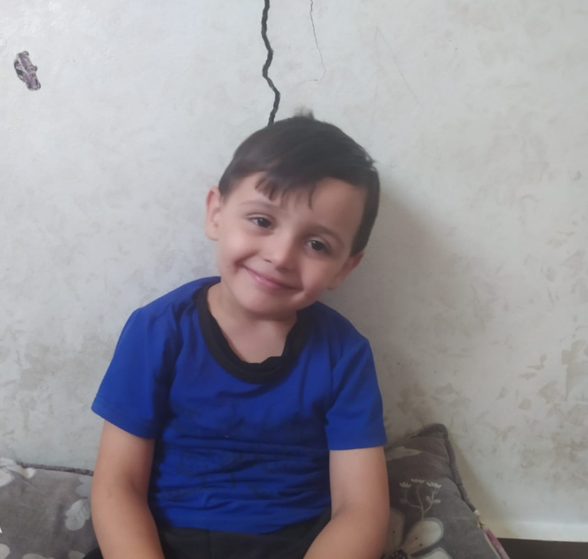 ابتسامة خالد اليتيم.. أملٌ صغير في غزة