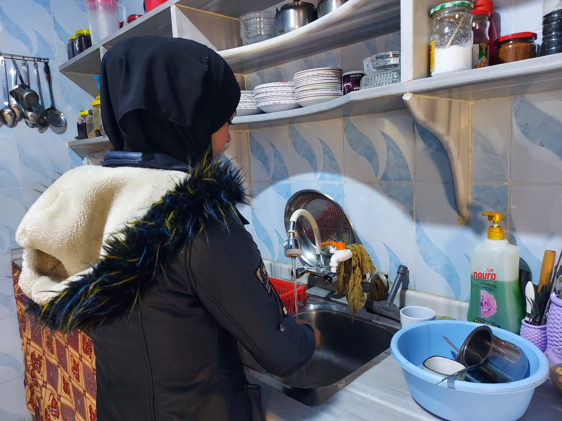 خديجة أم لطفلين بحاجة لمساعدتكم