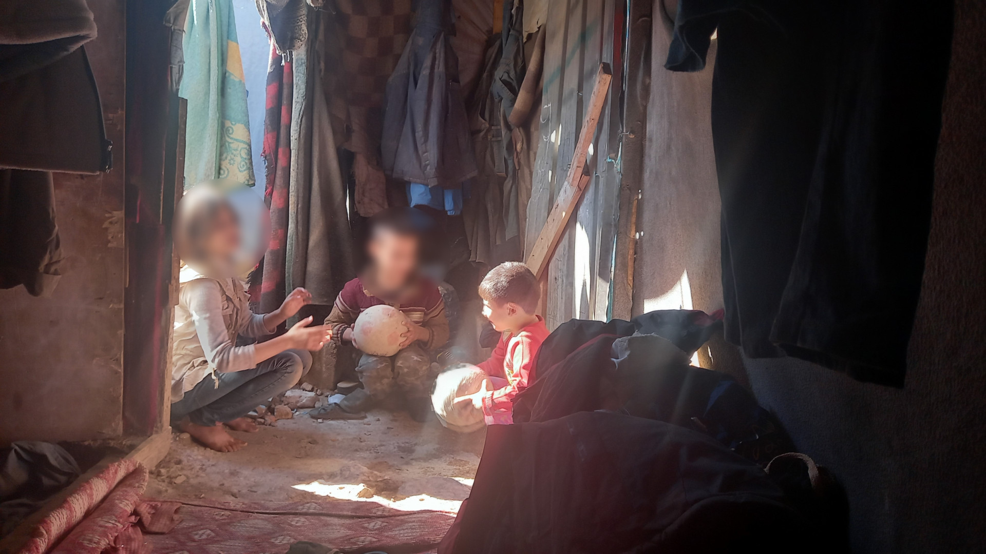Family living in an uninhabitable tent need your support