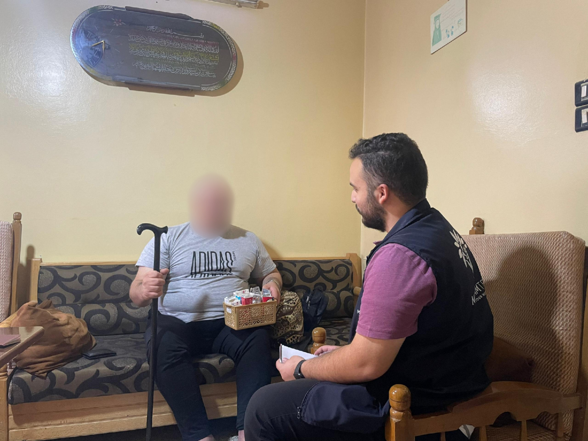 حادثٌ يُفقده بصره تدريجيًا