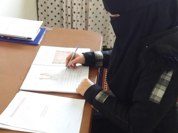 رشد طالبة طب أسنان بحاجة لعونكم!