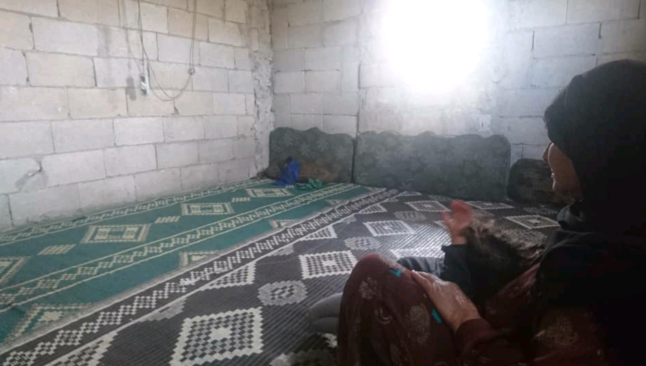 A family of 4 orphans without support
