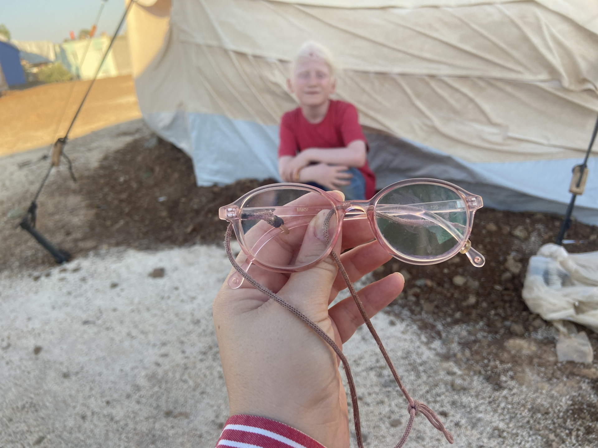 Little Hanin suffers from vision problems.