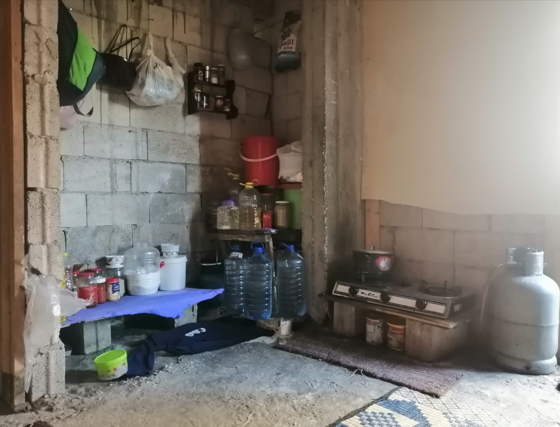 A family lives in miserable conditions without a breadwinner.