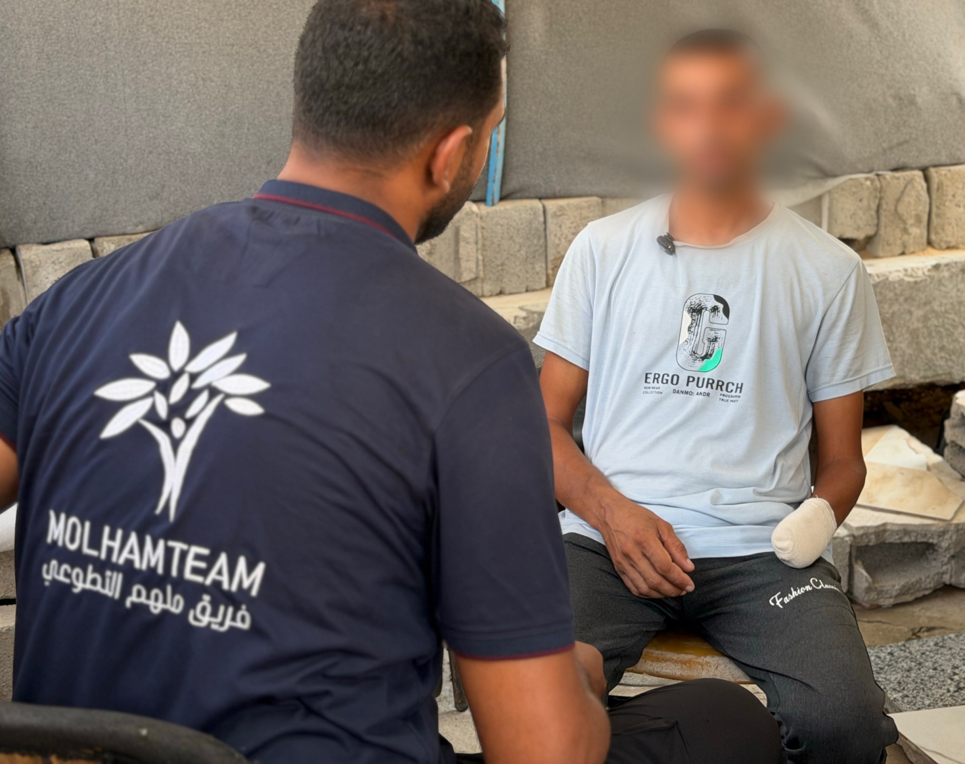 بترٌ ونزوحٌ ومرض..هكذا يعيش ضياء