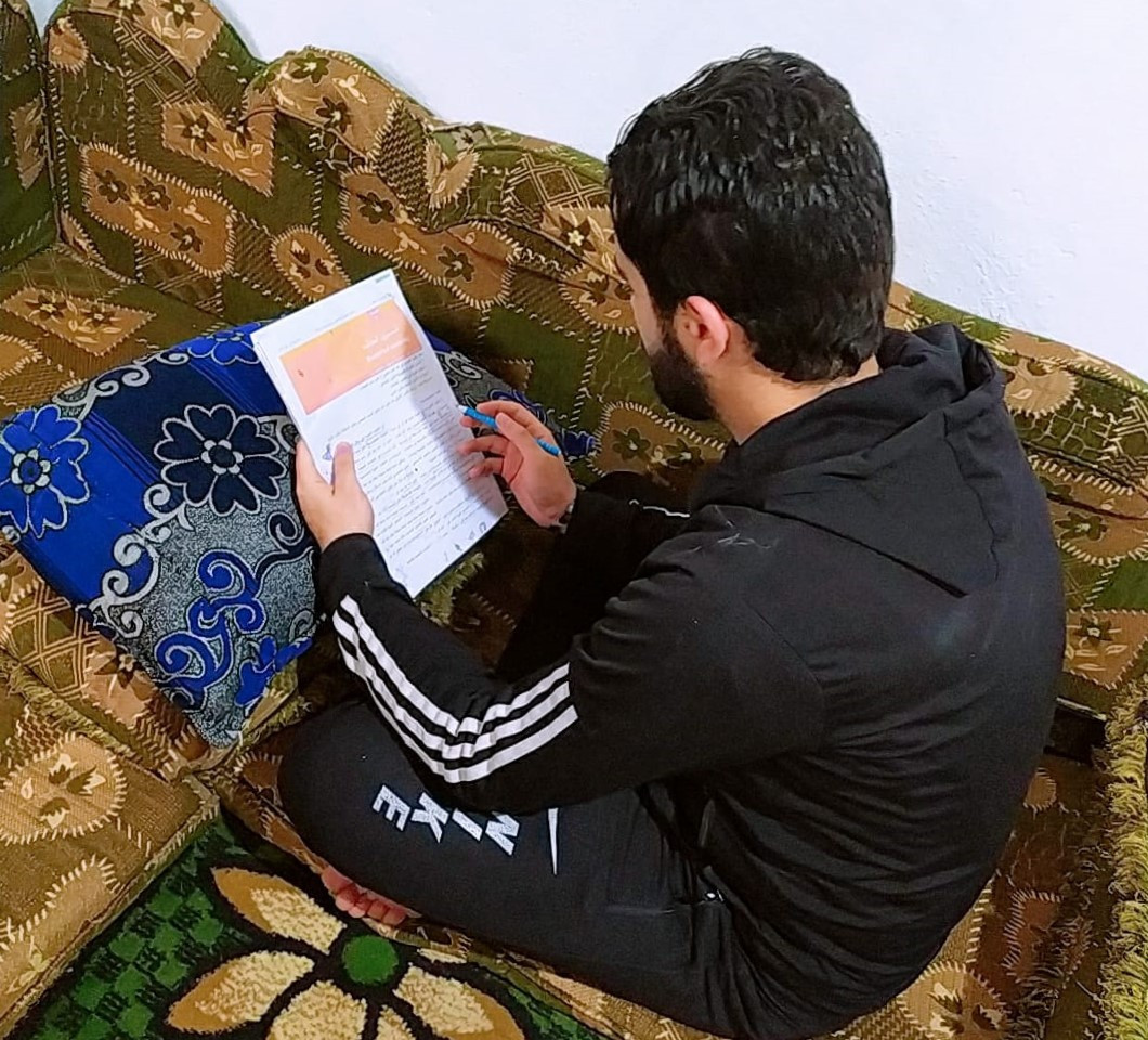 قدور طالب طب بشري بحاجة لعونكم!!
