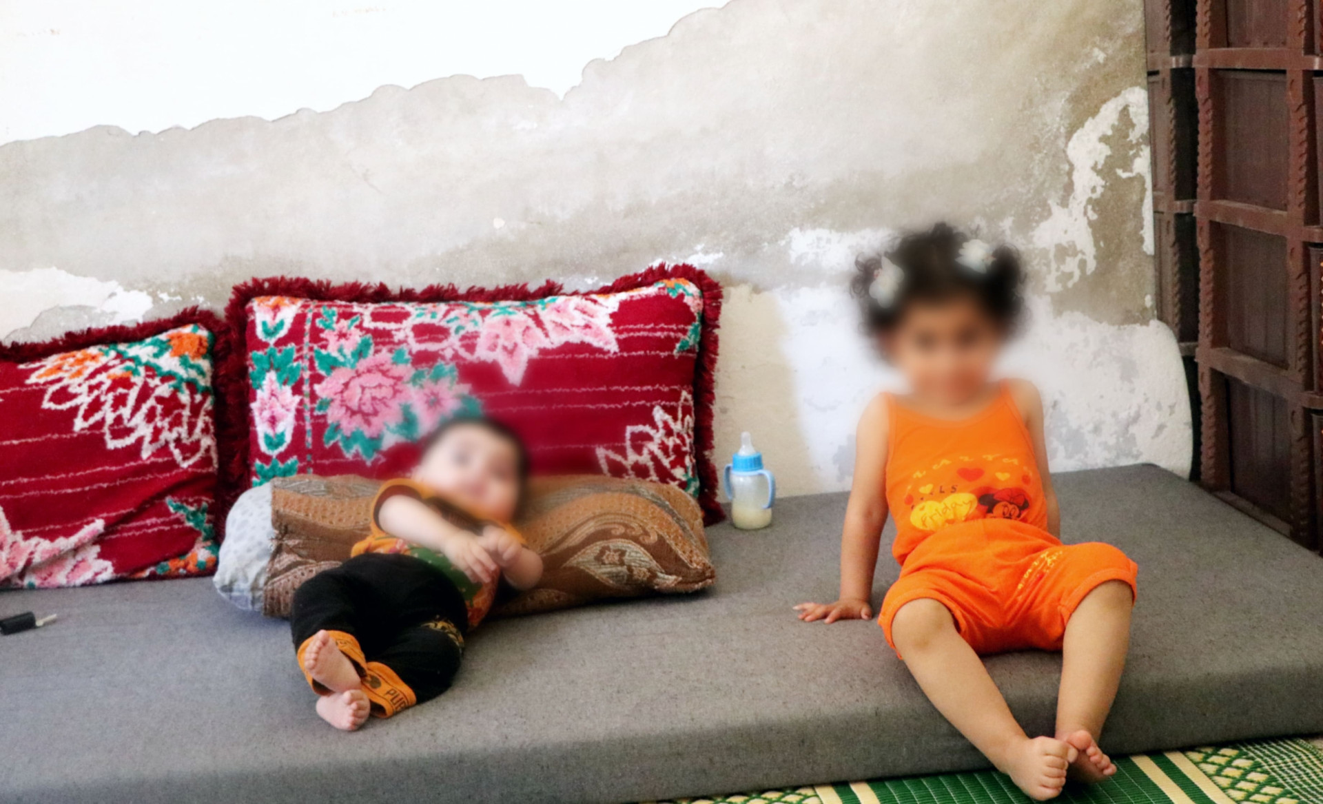 Alia lives with her family within difficult living conditions and needs your help