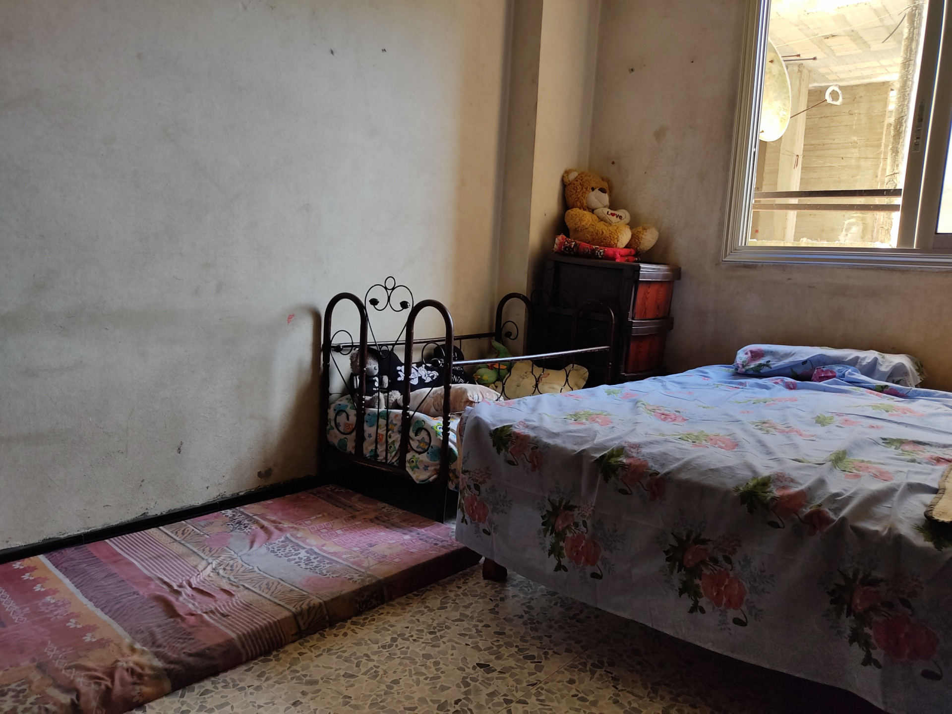 A displaced family with no food
