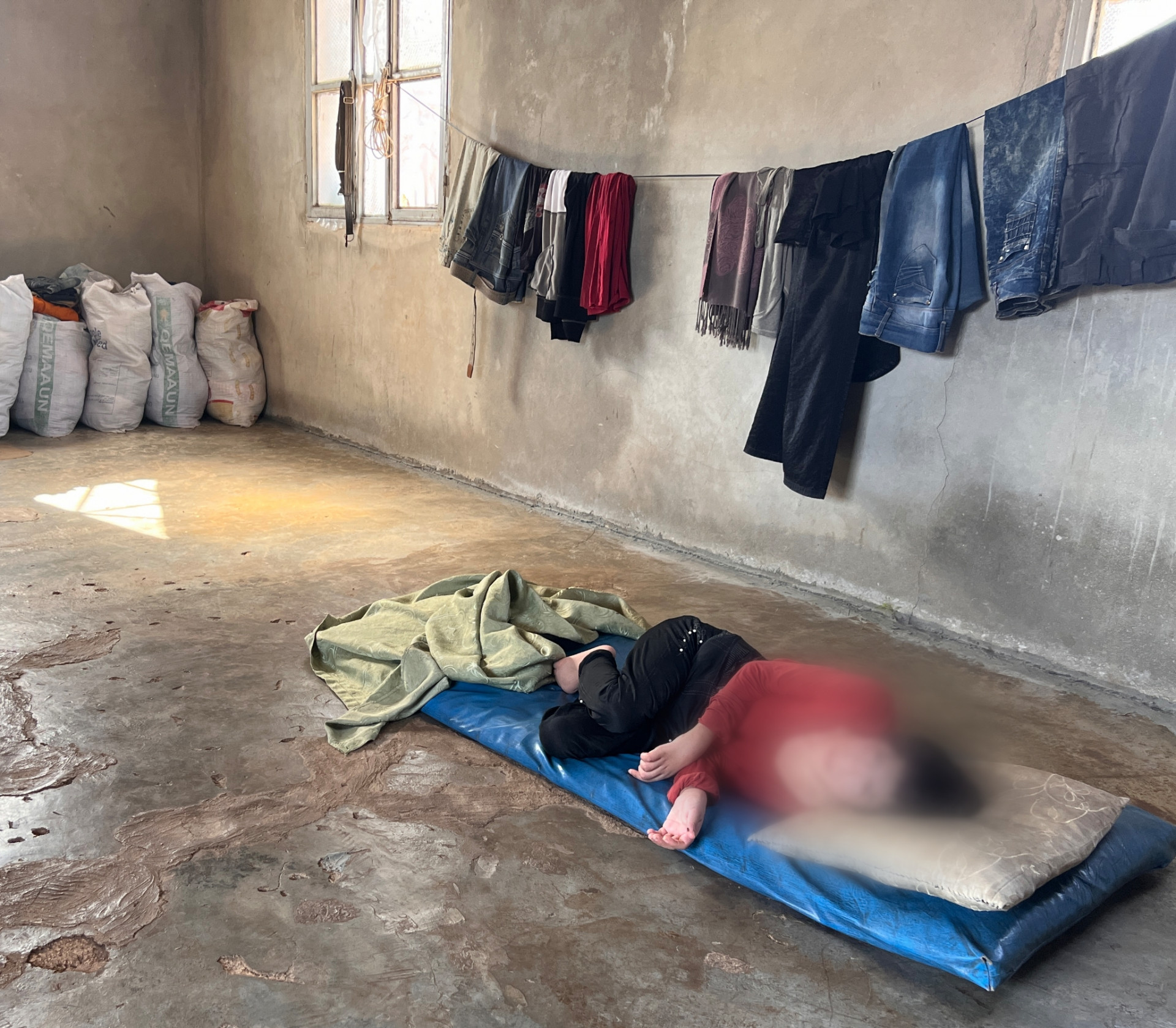 His daughter does not dare to sleep in the dark, and he cannot afford electricty.