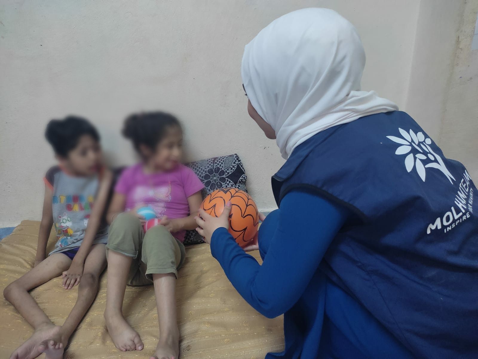 Ameera has ill children and needs your urgent support