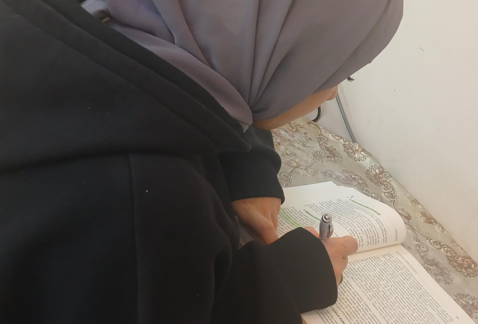 طالبة هندسة بحاجة لدعم لاستمرار دراستها