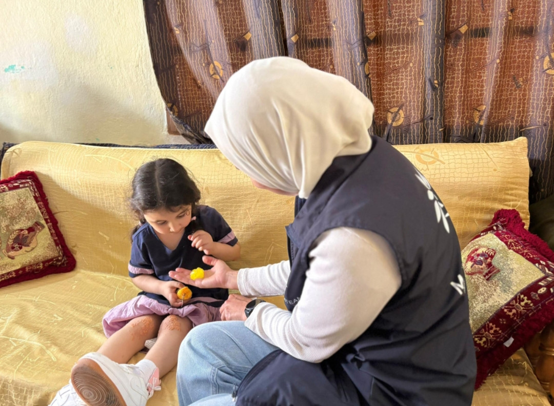 طفلة صغيرة وقلب يحتاج رعاية خاصة