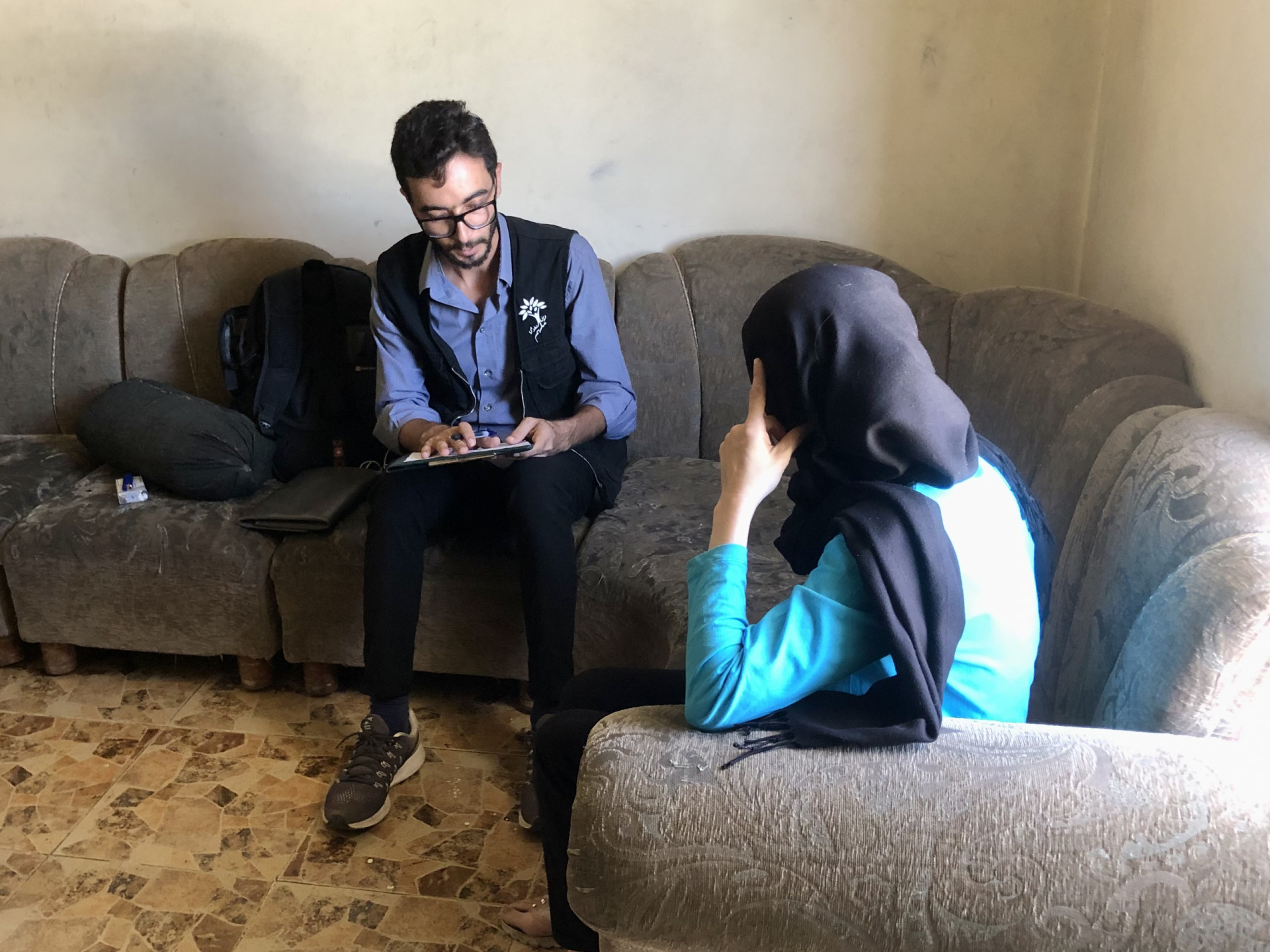 ظروف صعبة تحاصر فدوى وأسرتها