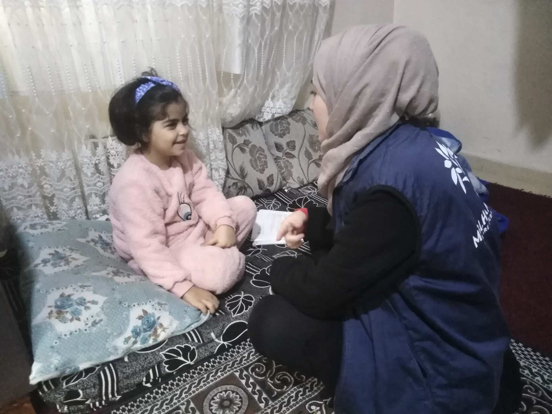 Besan suffers from ear pain and needs help