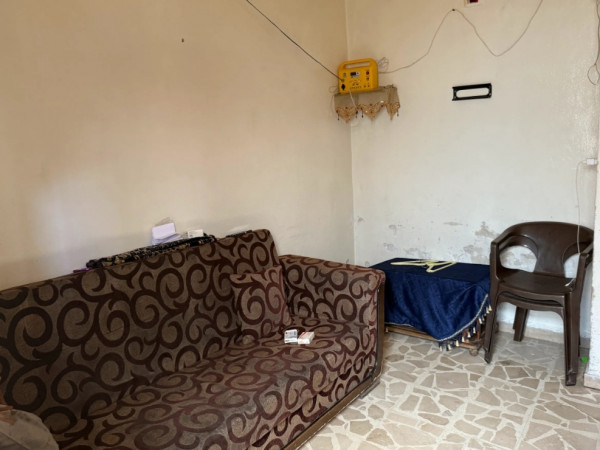 عائلة تكافح وسط ظروف صعبة