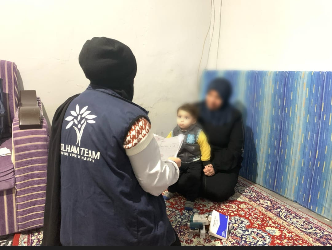 استشهد زوجها وابنها الكبير، وهي مريضة وبلا معيل تعيش ظروف إنسانية صعبة.