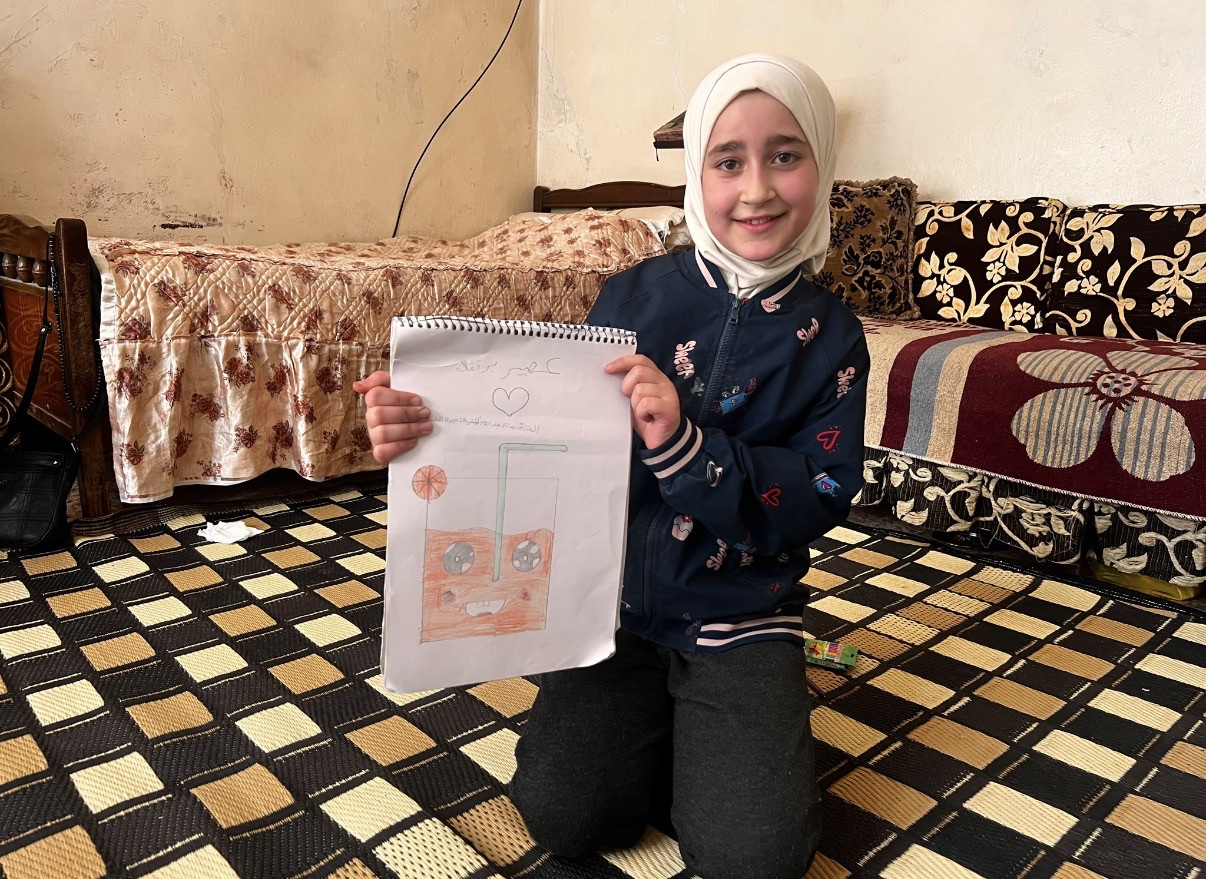 الجدة عائشة تعيلُ احفادها الأيتام