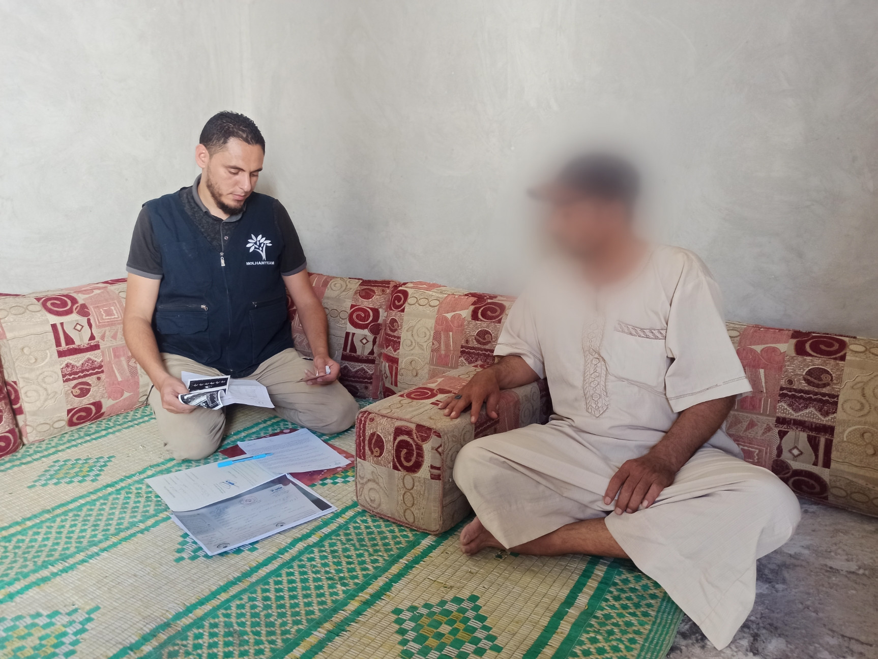 Heart failure has forced him to undergo open-heart surgery, amidst challenging family circumstances and poor psychological conditions.