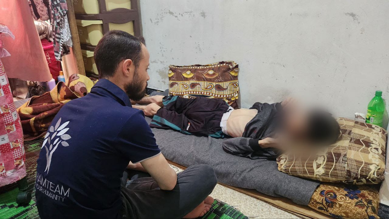 الشاب ضياء الدين يعاني من الضمور الدماغي وبحاجة لتكاليف العلاج