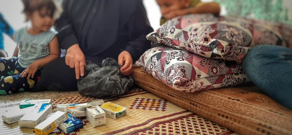5 widowed women live in a poor house