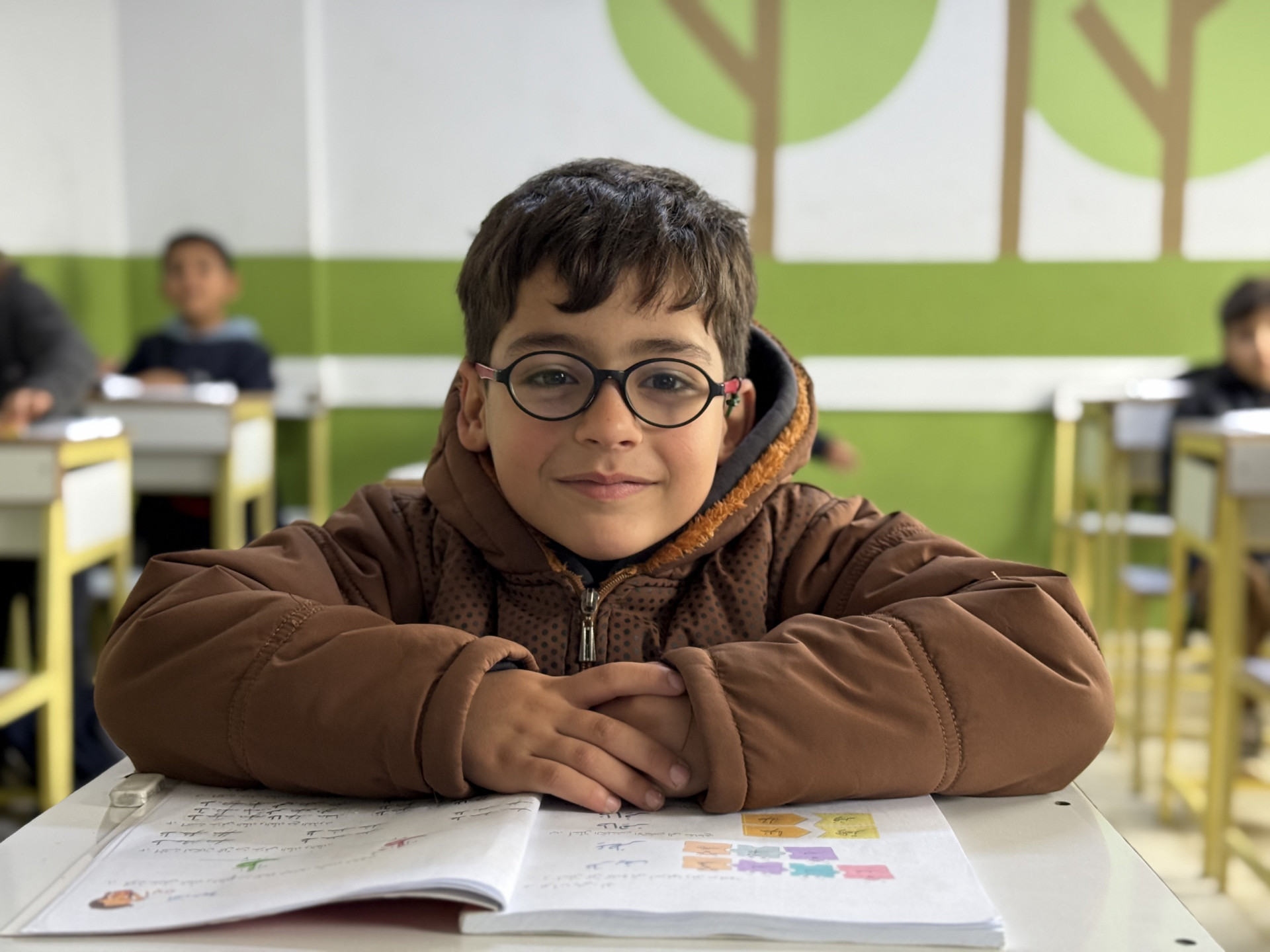 بعطائكم يمكن لعمر أن يتابع تعليمه
