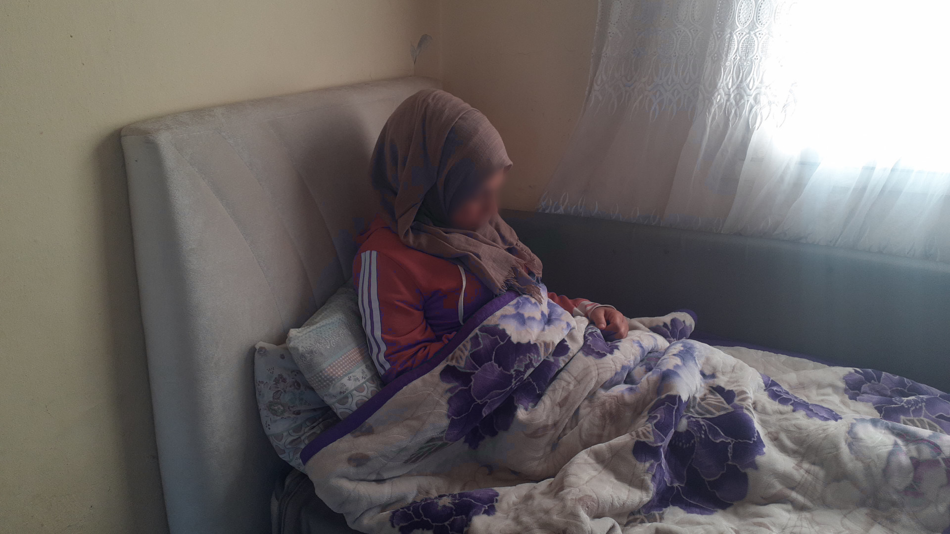 Kholoud is in bad psychological condition and needs help