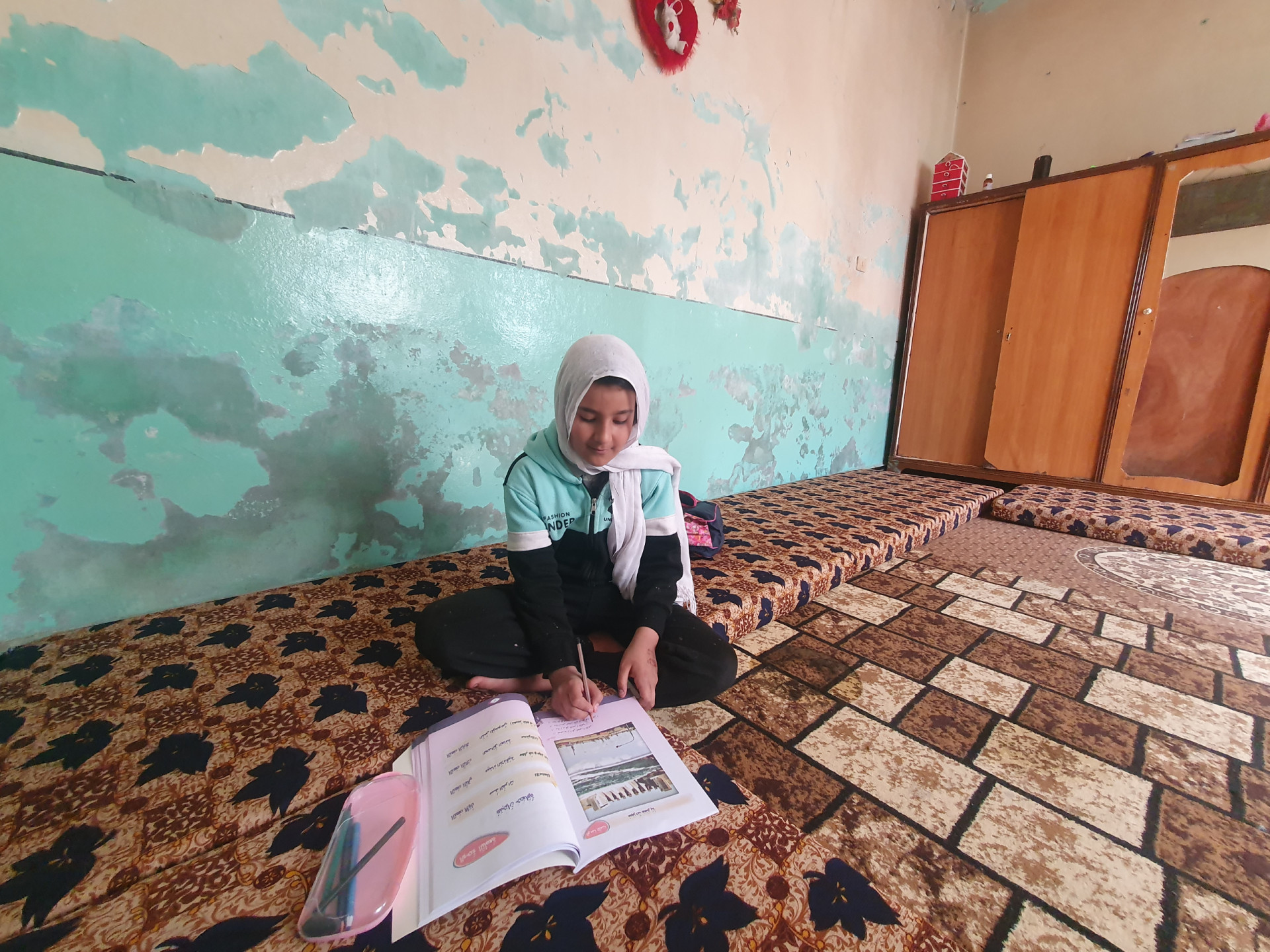 Wafaa and her children need your donation