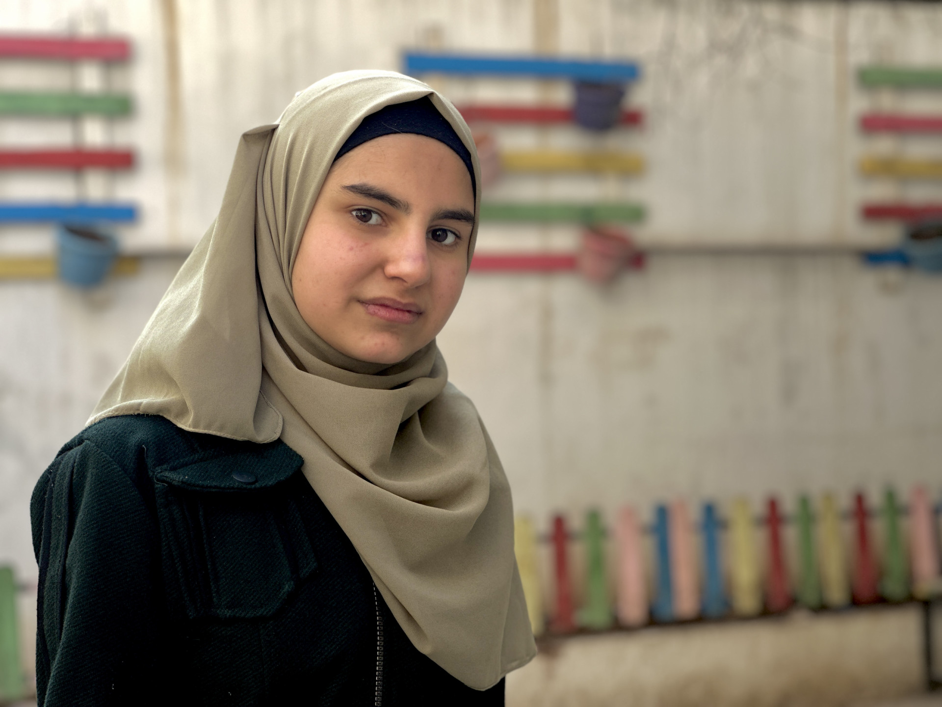 تقى طفلة يتيمة بحاجة لكفالة تعليمية