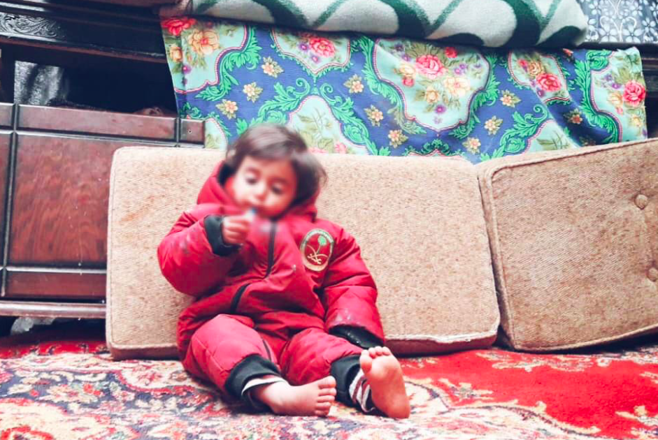 طفلة بحاجة لعلاج